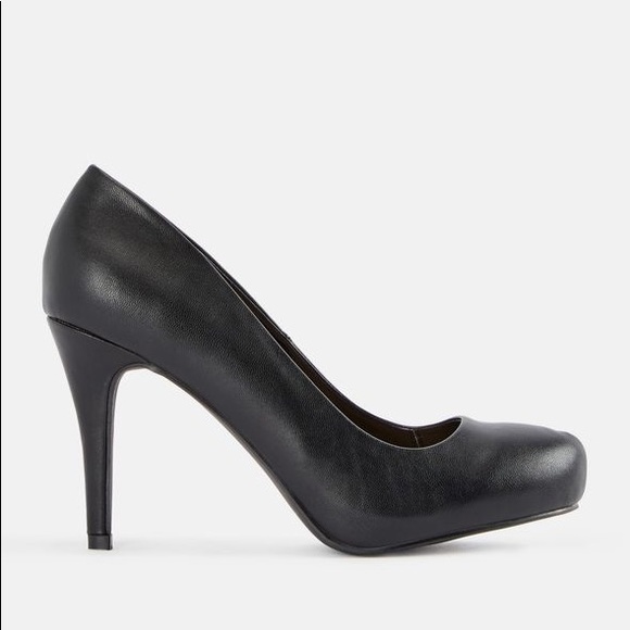 JustFab Tanna Pumps - Picture 3 of 6